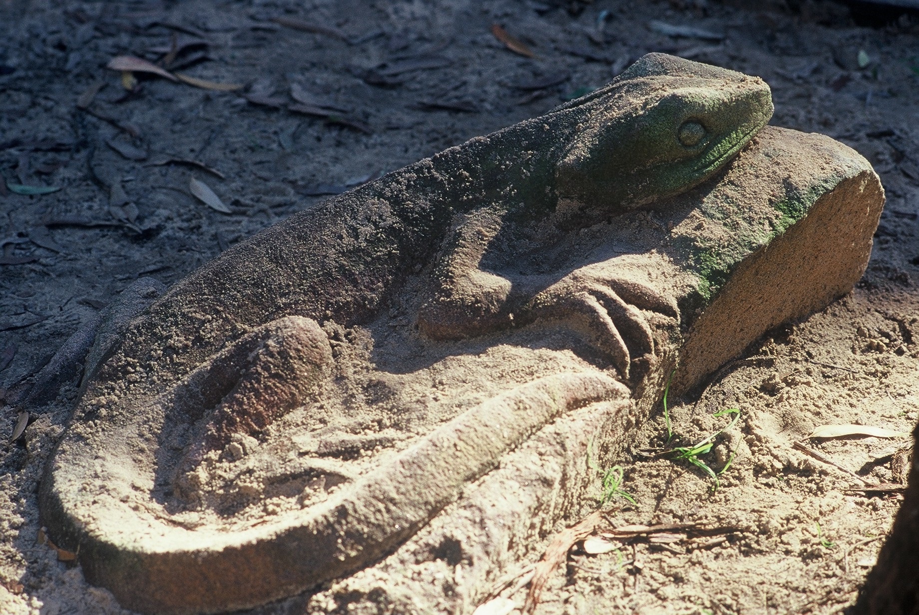 Ishi-Buki-Lizard-sandstone_Beauchamp-Park.jpg