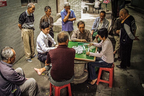 Marcus-Reubenstein-Street-Mahjong-Guangzhou-2009-photograph.jpg