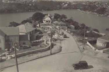 Edward Hallstrom's residence, Fig Tree Point, Northbridge, ca. 1940. The house was demolished in 1973.