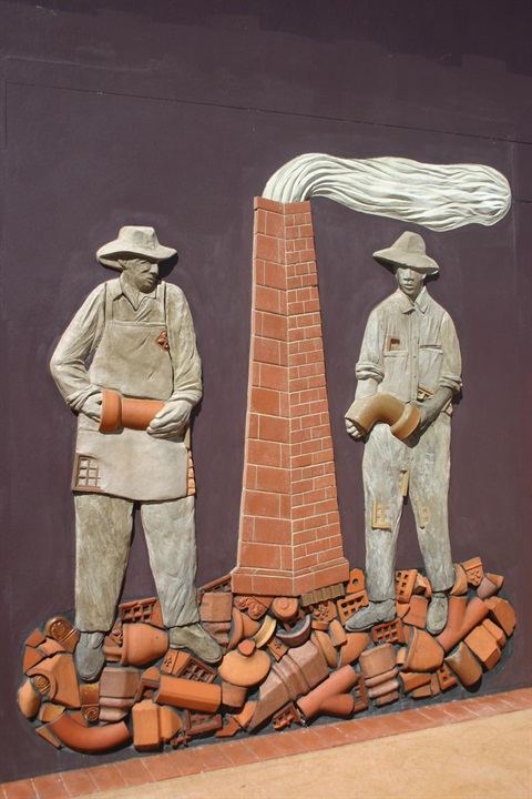 Suzie Bleach and Andrew Townsend, Factory, 2005, cement, ciment fondu